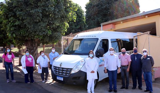 Distrito de Aparecida recebe nova van para transporte de pacientes