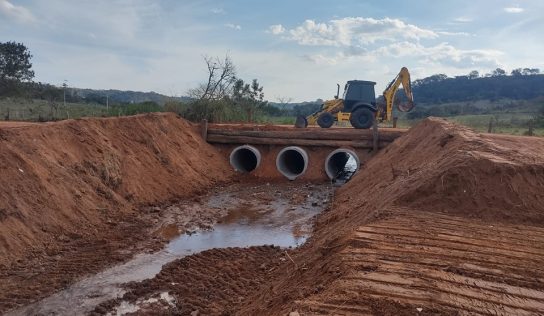 Obras: estrada do Santo Antônio recebe melhorias