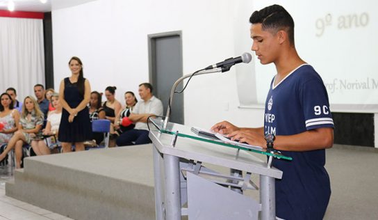 Anfiteatro Municipal recebe alunos da EMEB Profº Norival Mendes para formatura