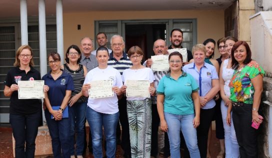 CMDCA repassa cheques às entidades de Monte Alto