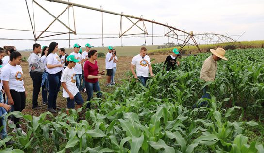“Jovem Agricultor do Futuro” leva alunos a propriedade rural