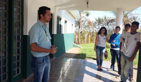 Alunos da EMEB Juventina visitam a Coplana