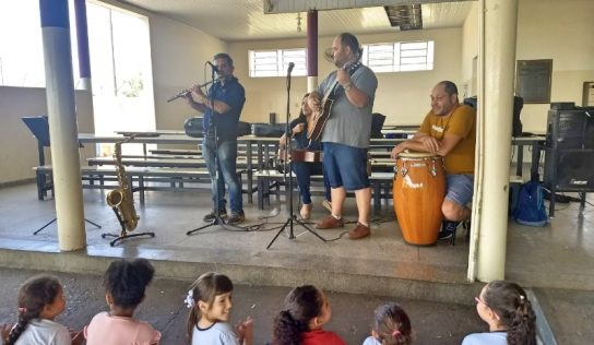 Conservatório Musical apresenta seu trabalho em visita às escolas
