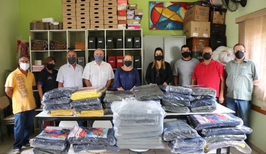 Após entrega de cobertores para a população, Fundo Social visita entidades do município
