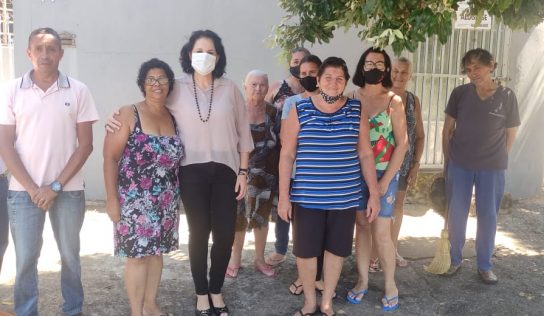 Em visita ao Vera Cruz, Prefeita ouve demandas dos moradores